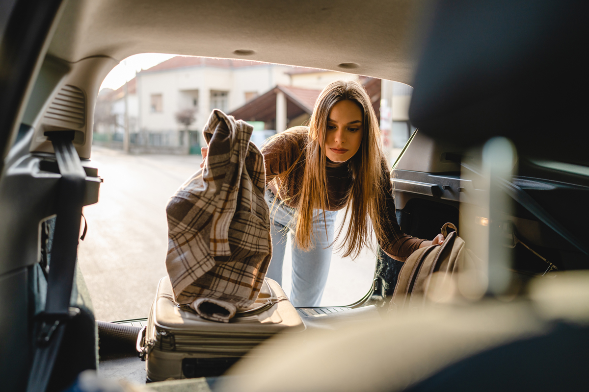 It is important to understand that transporting personal items in your vehicle during car transport is not allowed. Doing so can pose risks and result in a lack of insurance coverage...